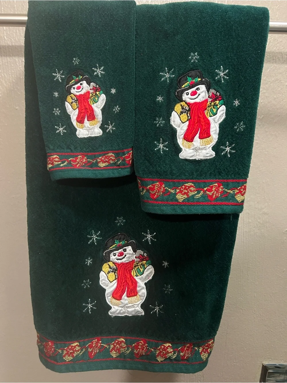 Vintage Jcpenny Dark Green Snowman Embroidered Holiday Bath Towel Set 1980s